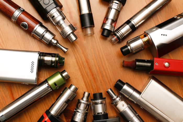 E cigarette battery charging on the go